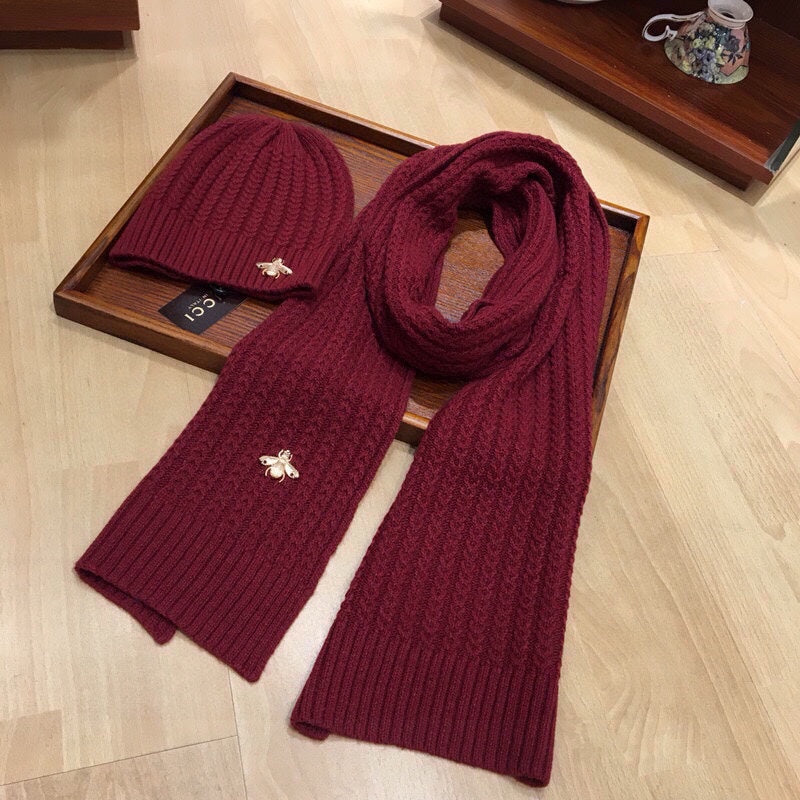 GUCCI SET SCARF AND HAT IN JAM RED WOOL 945022