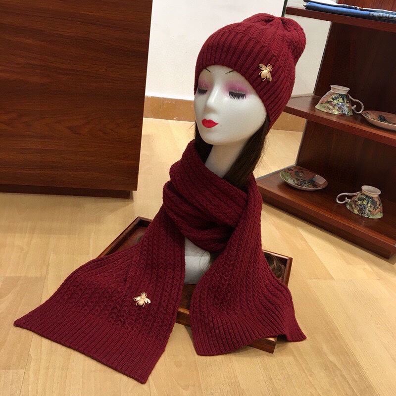 GUCCI SET SCARF AND HAT IN JAM RED WOOL 945022