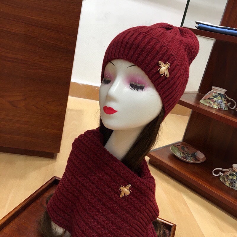 GUCCI SET SCARF AND HAT IN JAM RED WOOL 945022