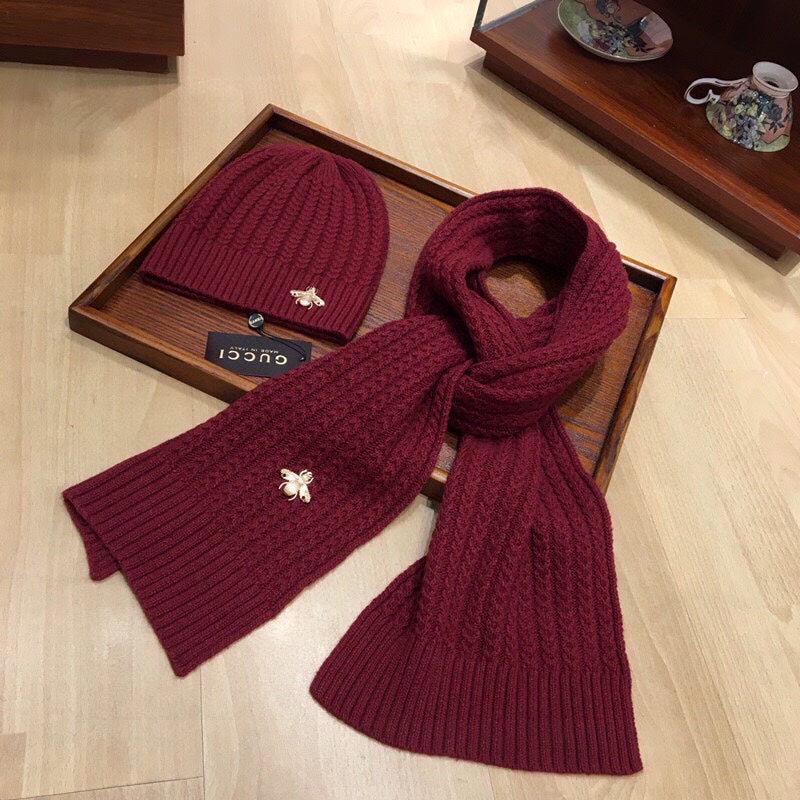 GUCCI SET SCARF AND HAT IN JAM RED WOOL 945022