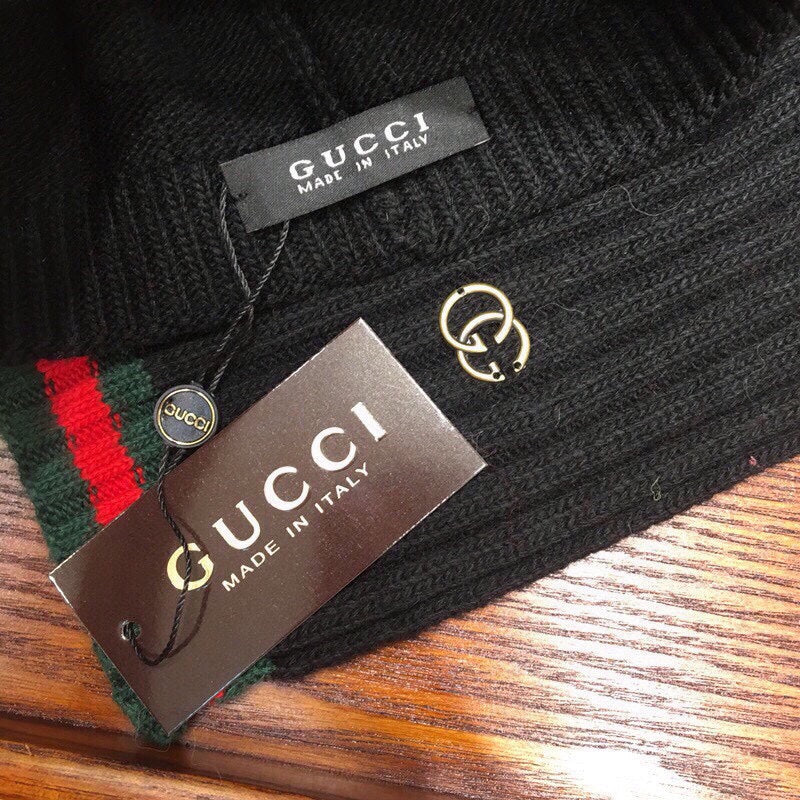 GUCCI SET SCARF AND HAT IN BLACK WOOL AND CASHMERE 945027