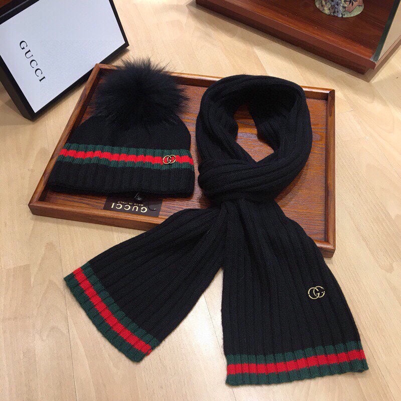 GUCCI SET SCARF AND HAT IN BLACK WOOL AND CASHMERE 945027