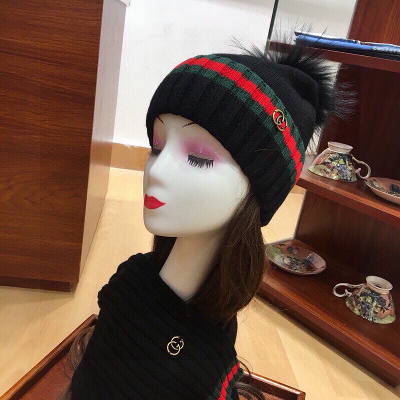 GUCCI SET SCARF AND HAT IN BLACK WOOL AND CASHMERE 945027