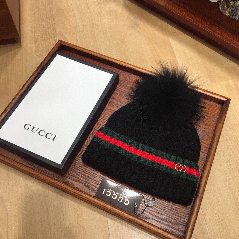 GUCCI SET SCARF AND HAT IN BLACK WOOL AND CASHMERE 945027