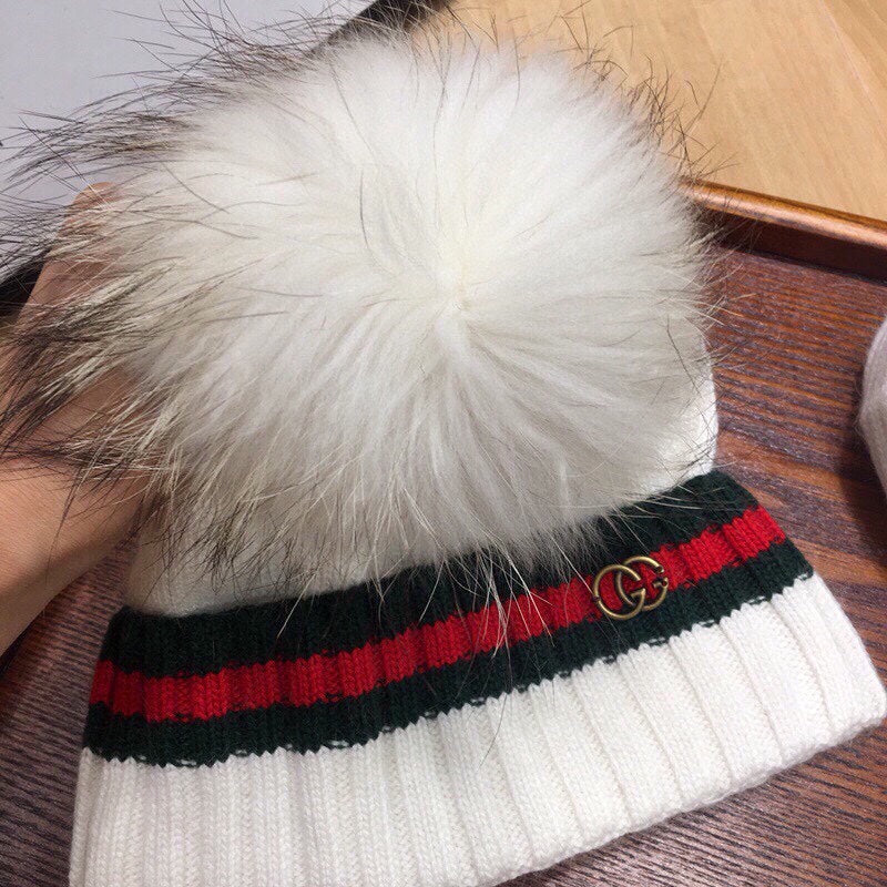 GUCCI SET SCARF AND HAT IN WHITE WOOL AND CASHMERE 945028
