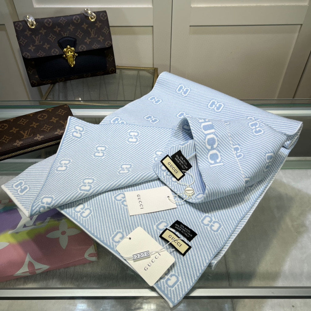 GUCCI SET SCARF AND HAT IN LIGHT BLUE MIX WHITE WOOL AND CASHMERE 946331