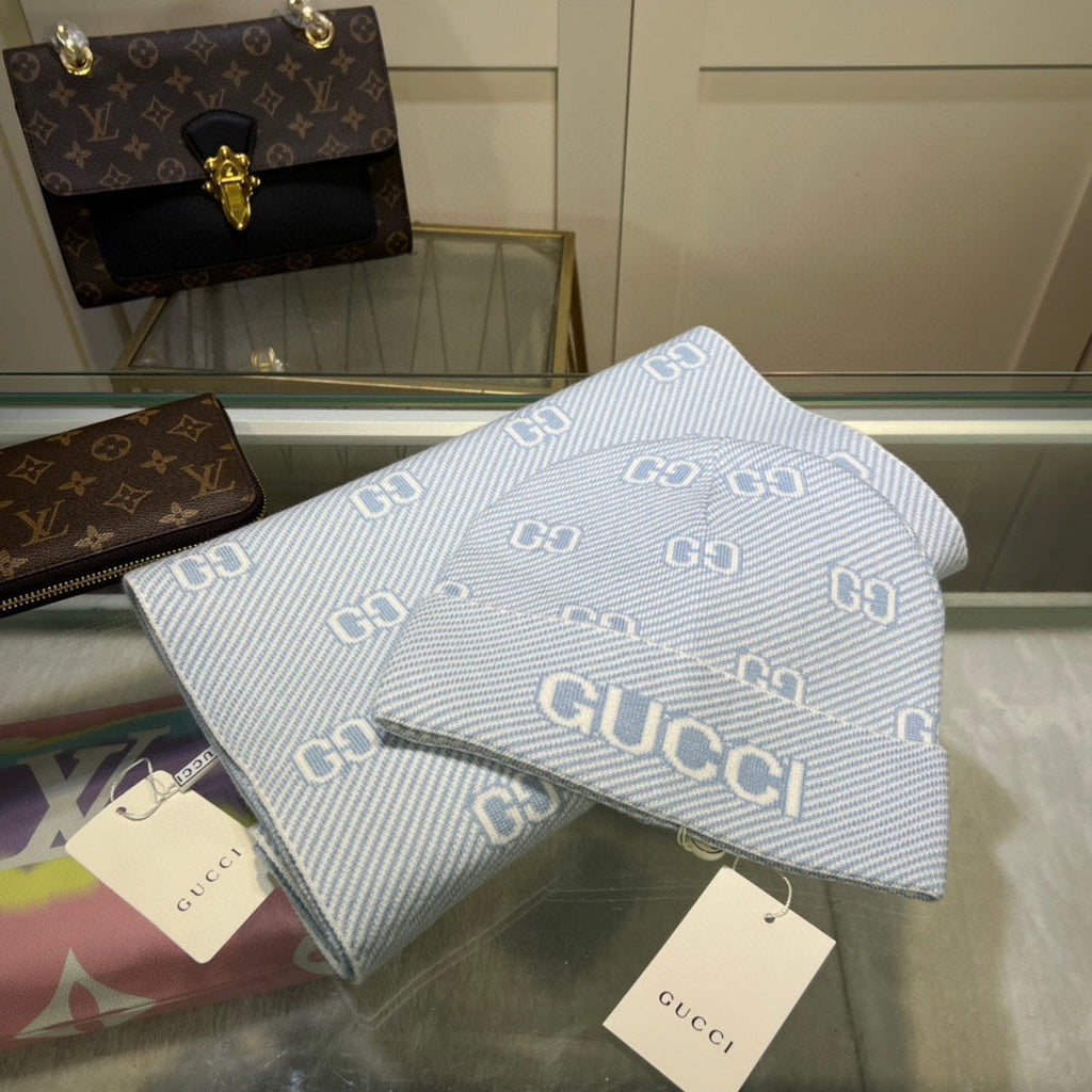 GUCCI SET SCARF AND HAT IN LIGHT BLUE MIX WHITE WOOL AND CASHMERE 946331