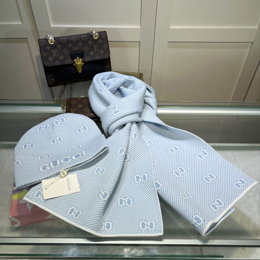 GUCCI SET SCARF AND HAT IN LIGHT BLUE MIX WHITE WOOL AND CASHMERE 946331