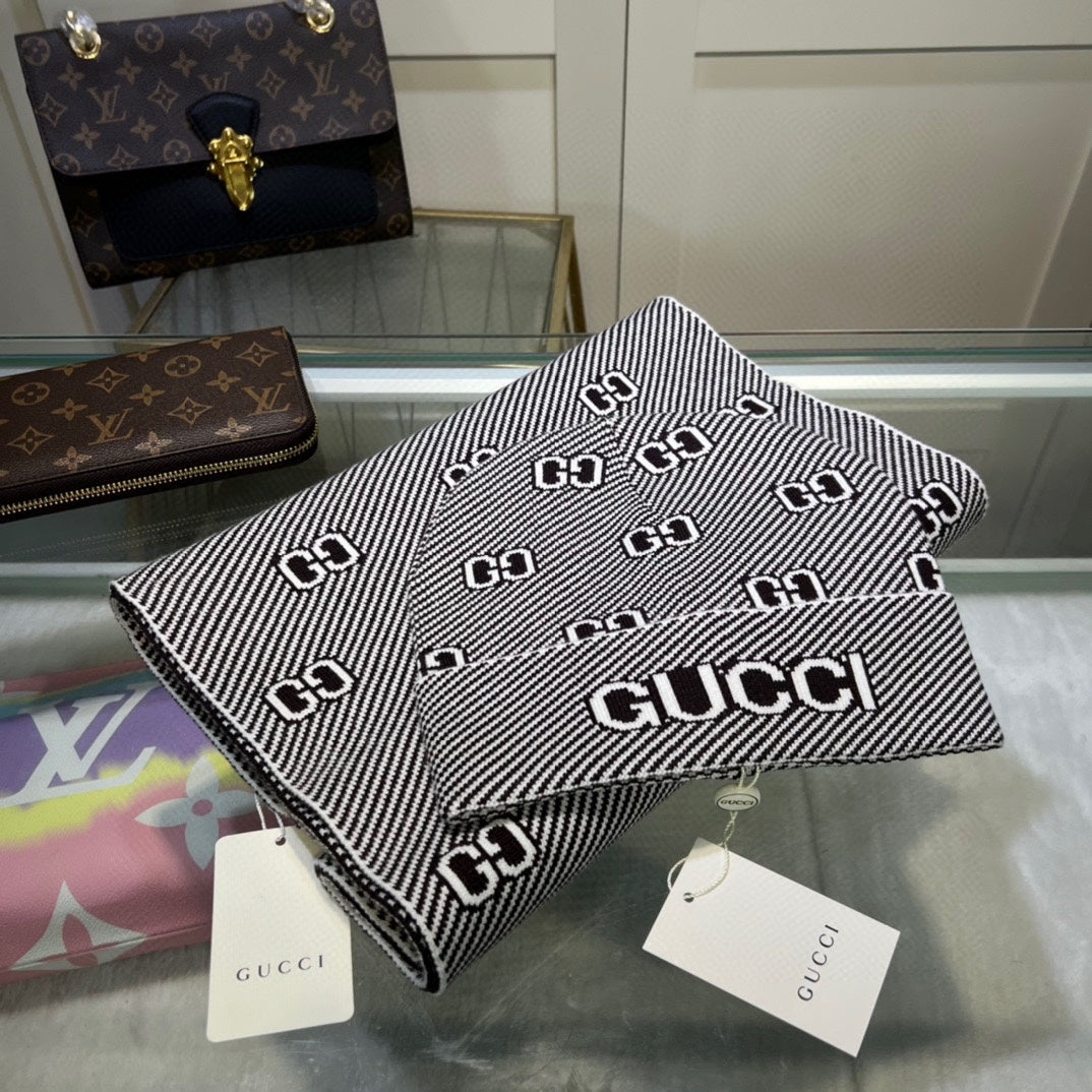 GUCCI SET SCARF AND HAT IN BLACK MIX WHITE WOOL AND CASHMERE 946332