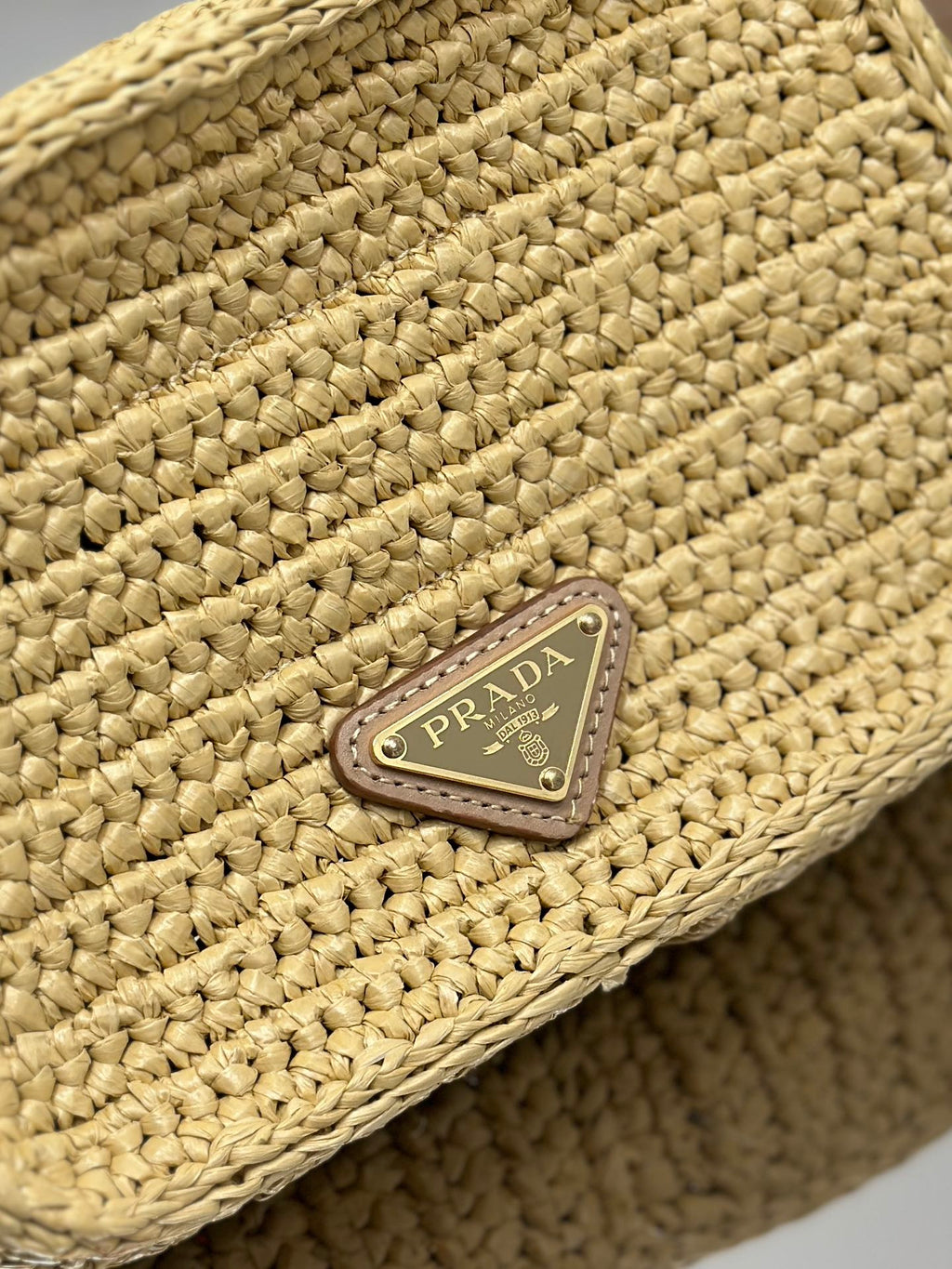 PRADA CAMERA BAG 20 IN BEIGE WOVEN RAFFIA