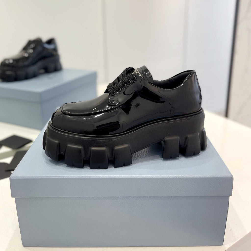 PRADA MONOLITH LACE-UP LOAFER IN BLACK GLOSSY CALFSKIN ATTACHED TRIANGLE LOGO