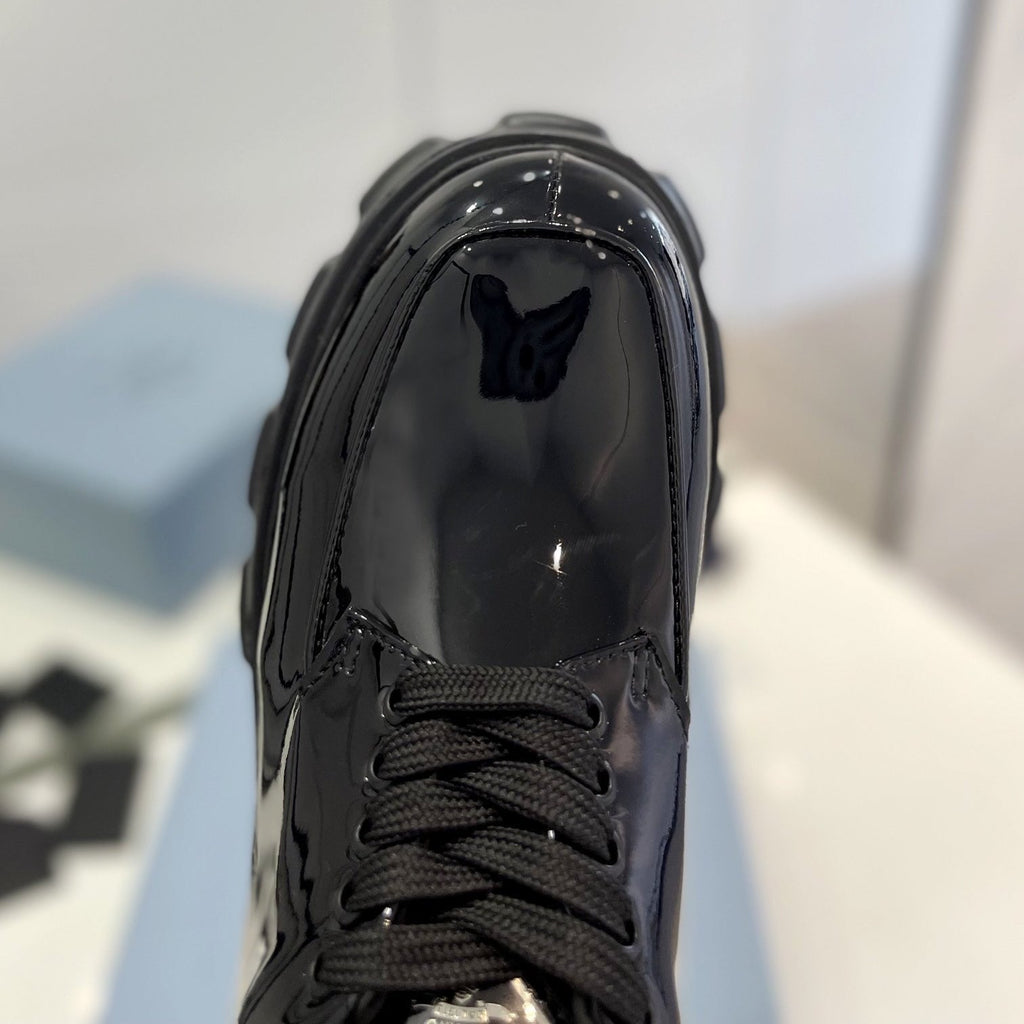 PRADA MONOLITH LACE-UP LOAFER IN BLACK GLOSSY CALFSKIN ATTACHED TRIANGLE LOGO