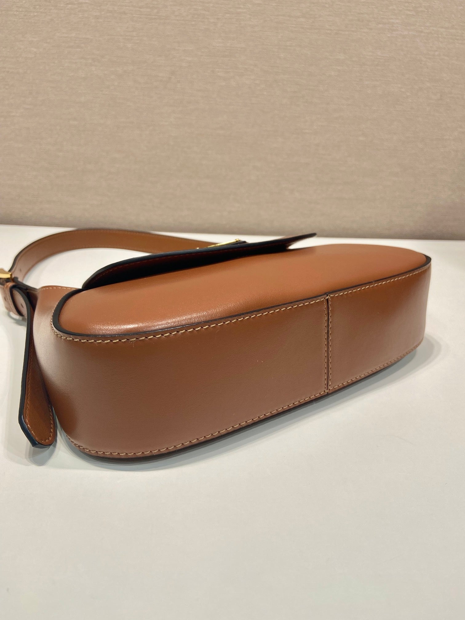 PRADA FLAP BAG 25 IN CINNAMON BROWN SMOOTH CALFSKIN TRIANGLE LOGO