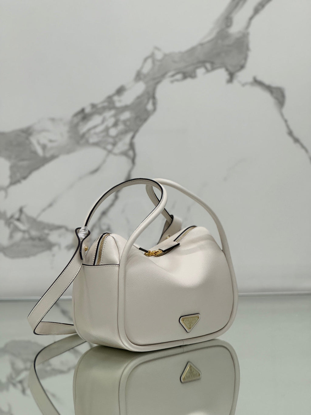 PRADA RLING HANDBAG 25 IN WHITE SOFT GRAIN LAMBSKIN