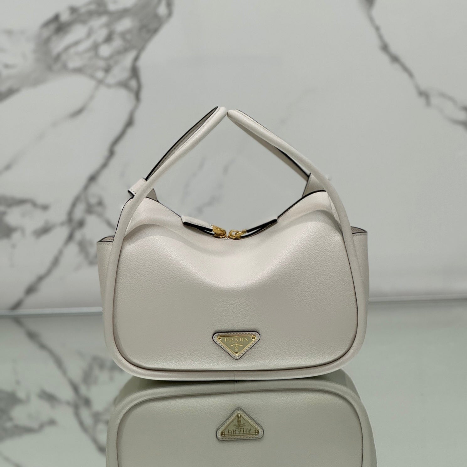 PRADA RLING HANDBAG 25 IN WHITE SOFT GRAIN LAMBSKIN