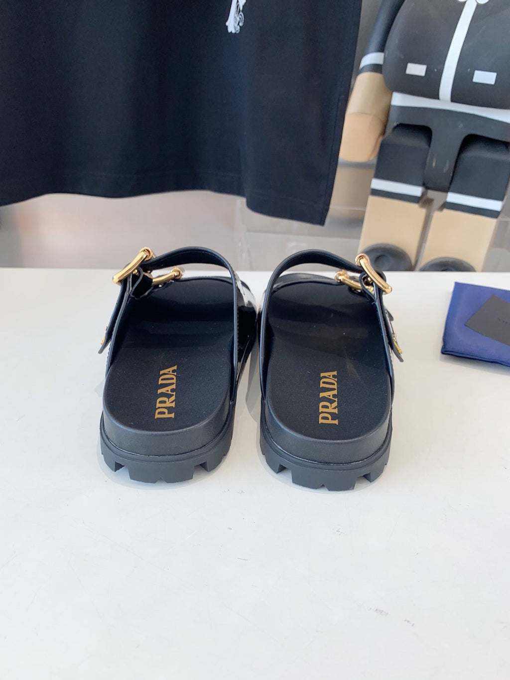PRADA STRAP SLIDES SANLS GLOSSY BLACK CALFSKIN