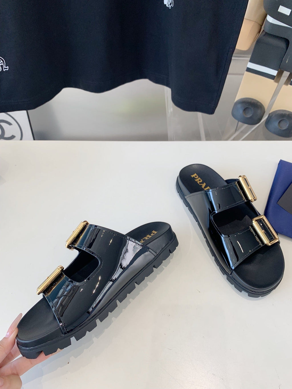 PRADA STRAP SLIDES SANLS GLOSSY BLACK CALFSKIN