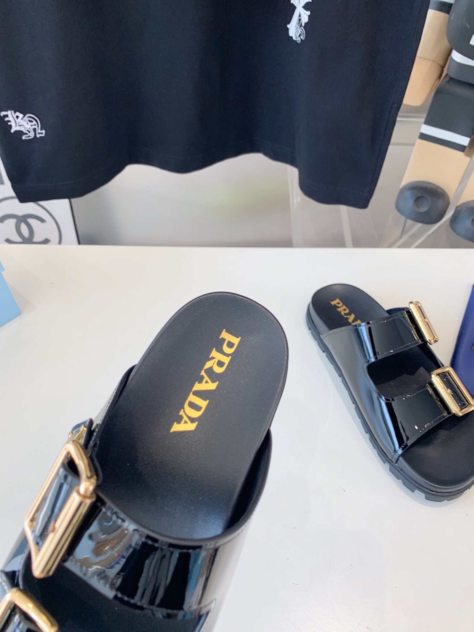 PRADA STRAP SLIDES SANLS GLOSSY BLACK CALFSKIN