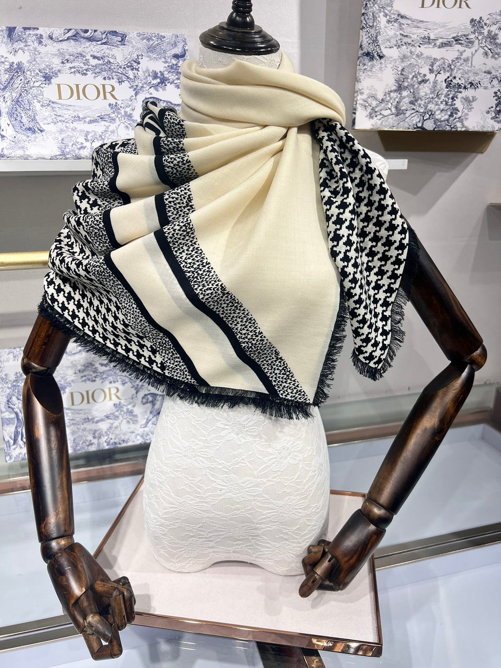 DIOR SCARF 140 CM IN CASHMERE SILK FABRIC 726470