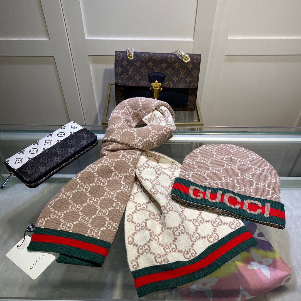 GUCCI SET SCARF AND HAT IN CAMEL BROWN MONOGRAM CASHMERE 349666