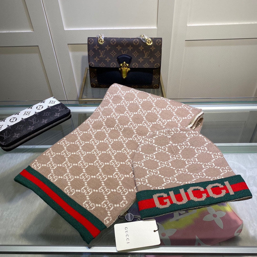 GUCCI SET SCARF AND HAT IN CAMEL BROWN MONOGRAM CASHMERE 349666