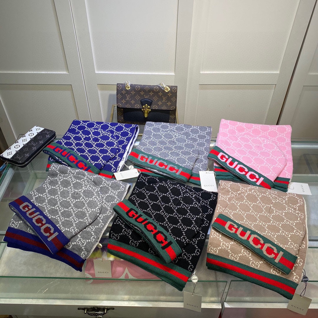 GUCCI SET SCARF AND HAT IN DOVE GRAY MONOGRAM CASHMERE 349667