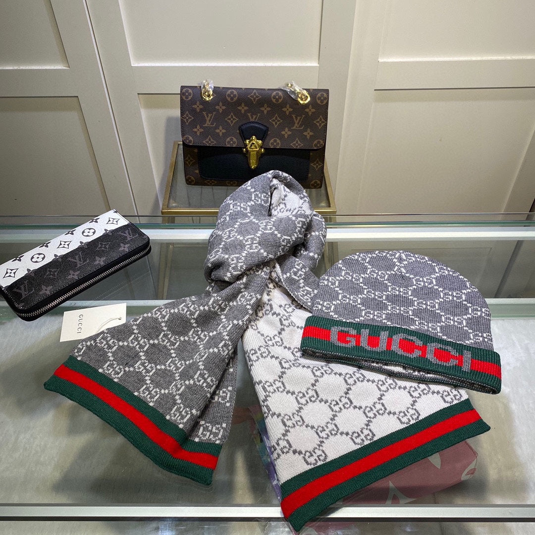 GUCCI SET SCARF AND HAT IN DOVE GRAY MONOGRAM CASHMERE 349667