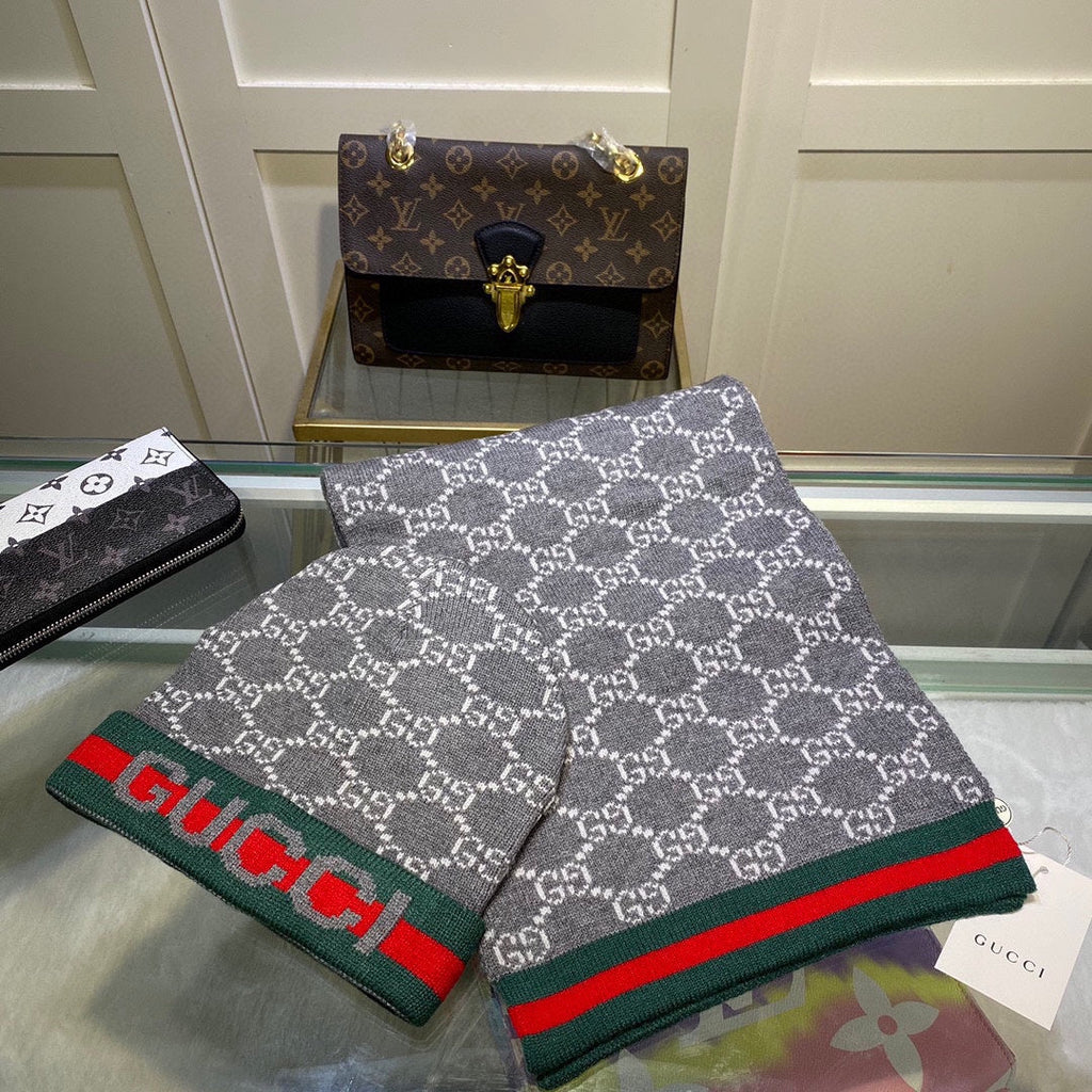GUCCI SET SCARF AND HAT IN DOVE GRAY MONOGRAM CASHMERE 349667