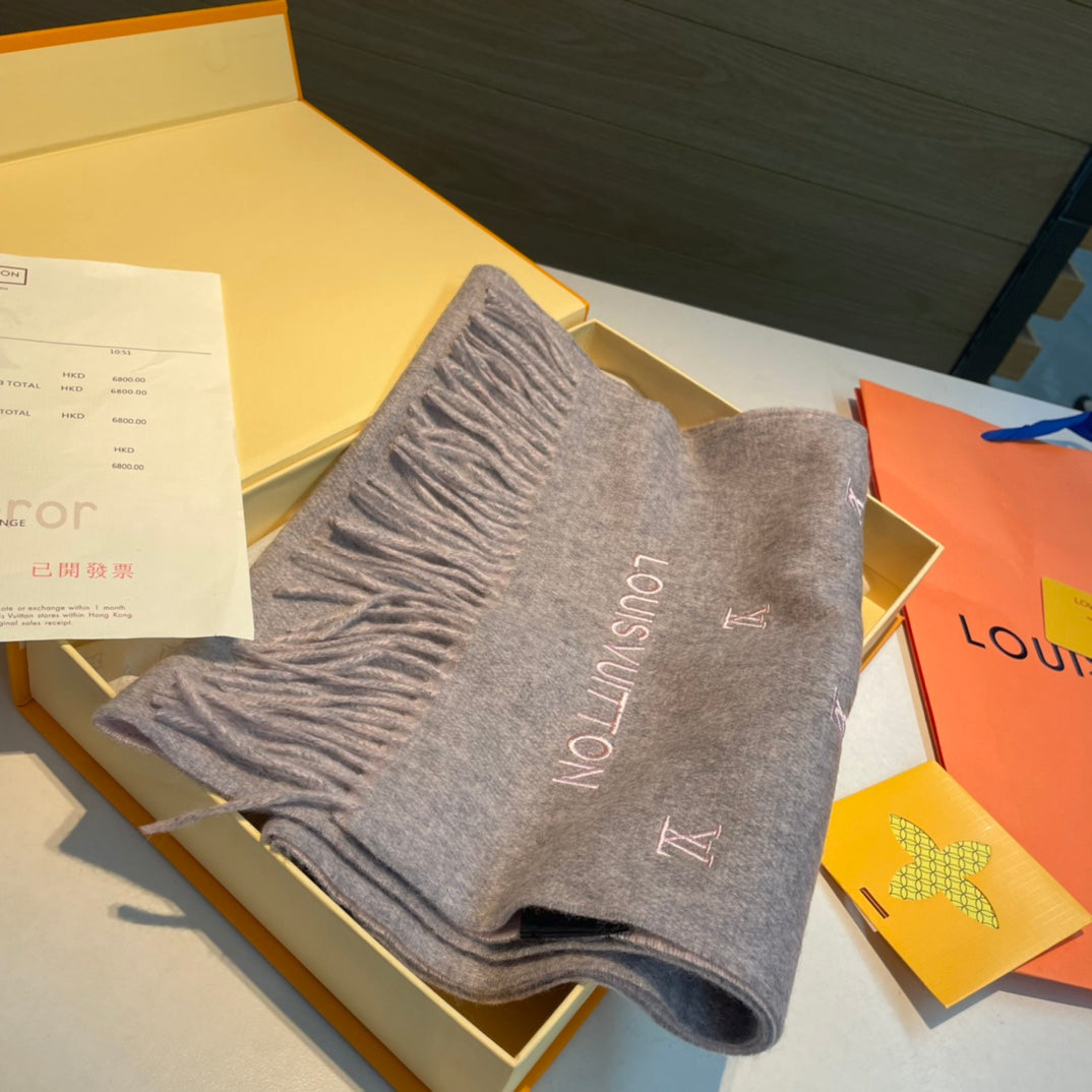 LOUIS VUITTON SCARF 190 CM IN HARBOR GRAY CASHMERE WITH PINK LOGO 396327