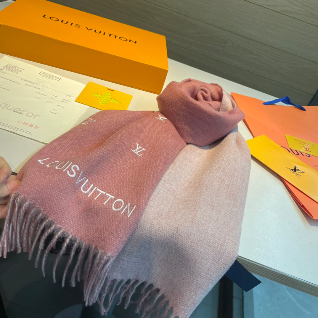 LOUIS VUITTON SCARF 190 CM IN SALMON PINK CASHMERE WITH WHITE LOGO 396328