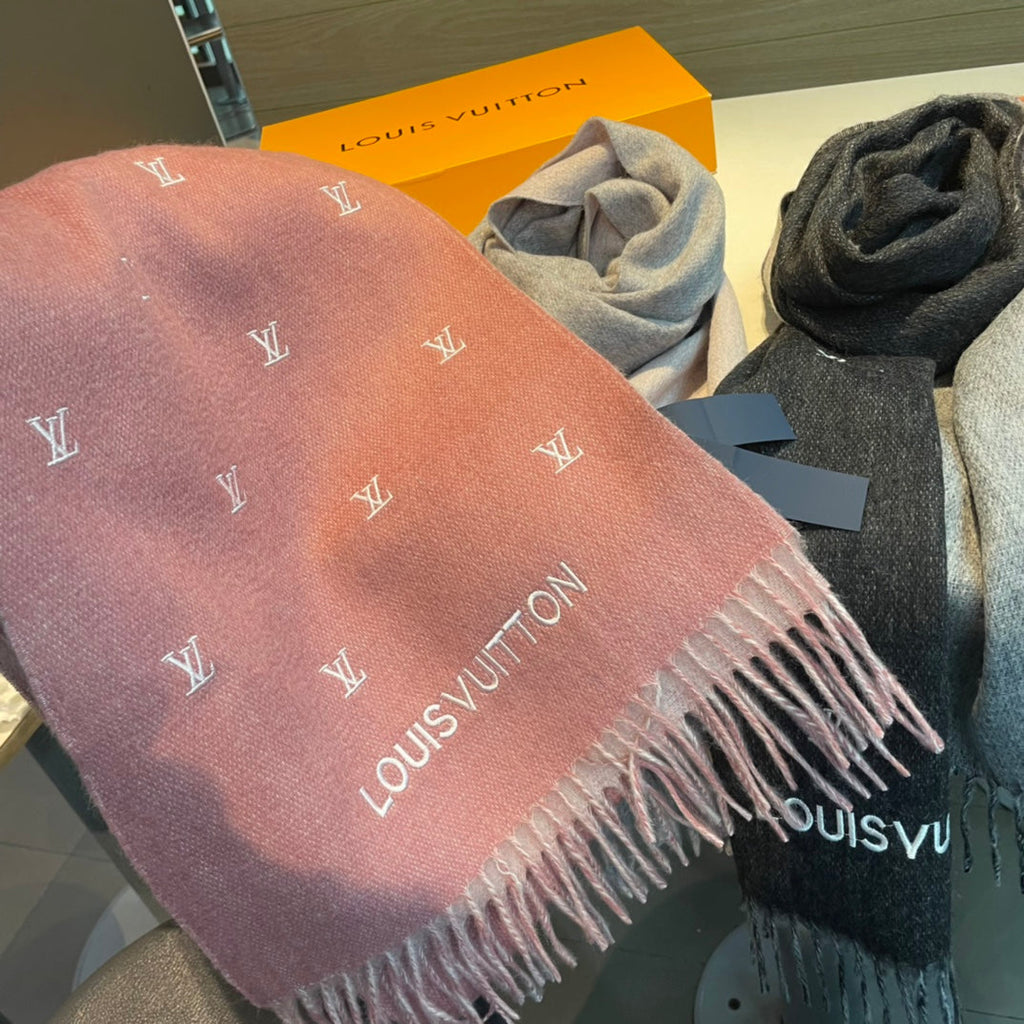 LOUIS VUITTON SCARF 190 CM IN SALMON PINK CASHMERE WITH WHITE LOGO 396328
