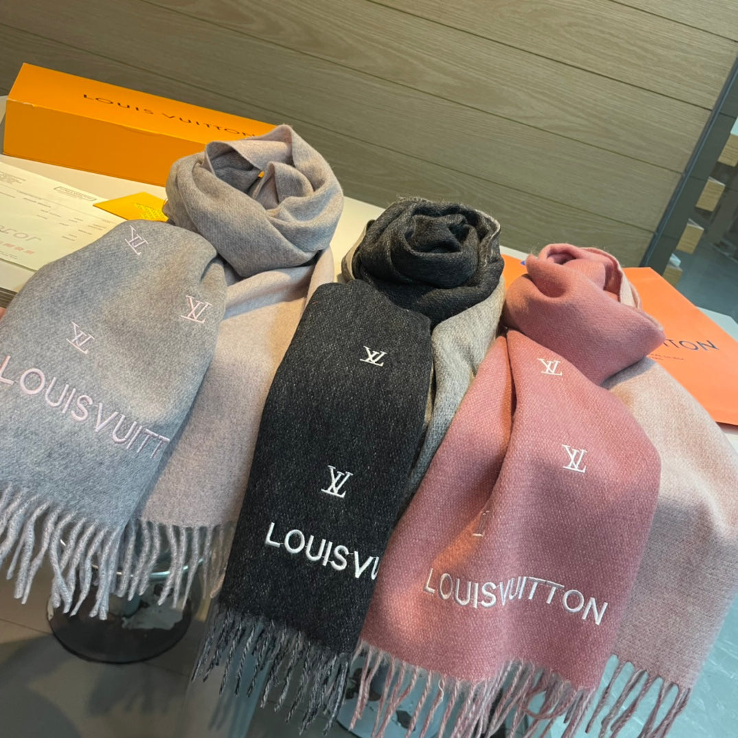 LOUIS VUITTON SCARF 190 CM IN SALMON PINK CASHMERE WITH WHITE LOGO 396328