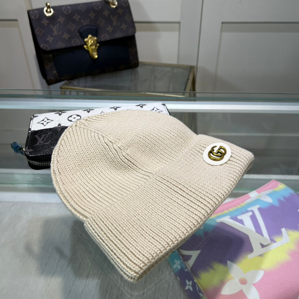 GUCCI BEANIE HAT IN WHITE WOOL 395840