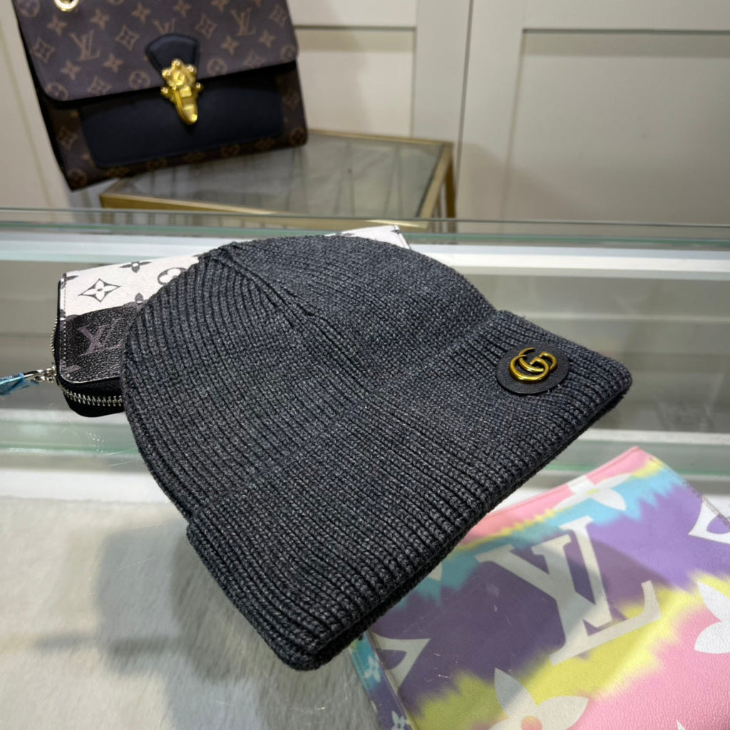 GUCCI BEANIE HAT IN BLACK WOOL 395841
