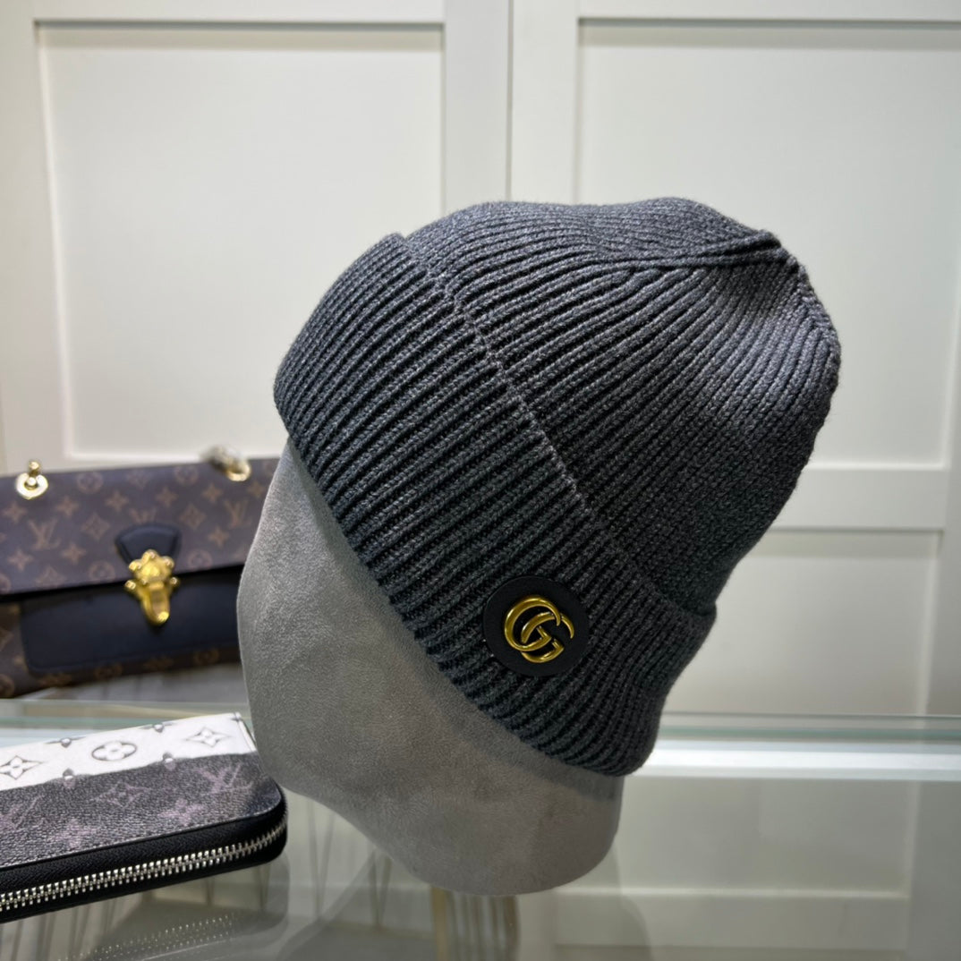 GUCCI BEANIE HAT IN BLACK WOOL 395841