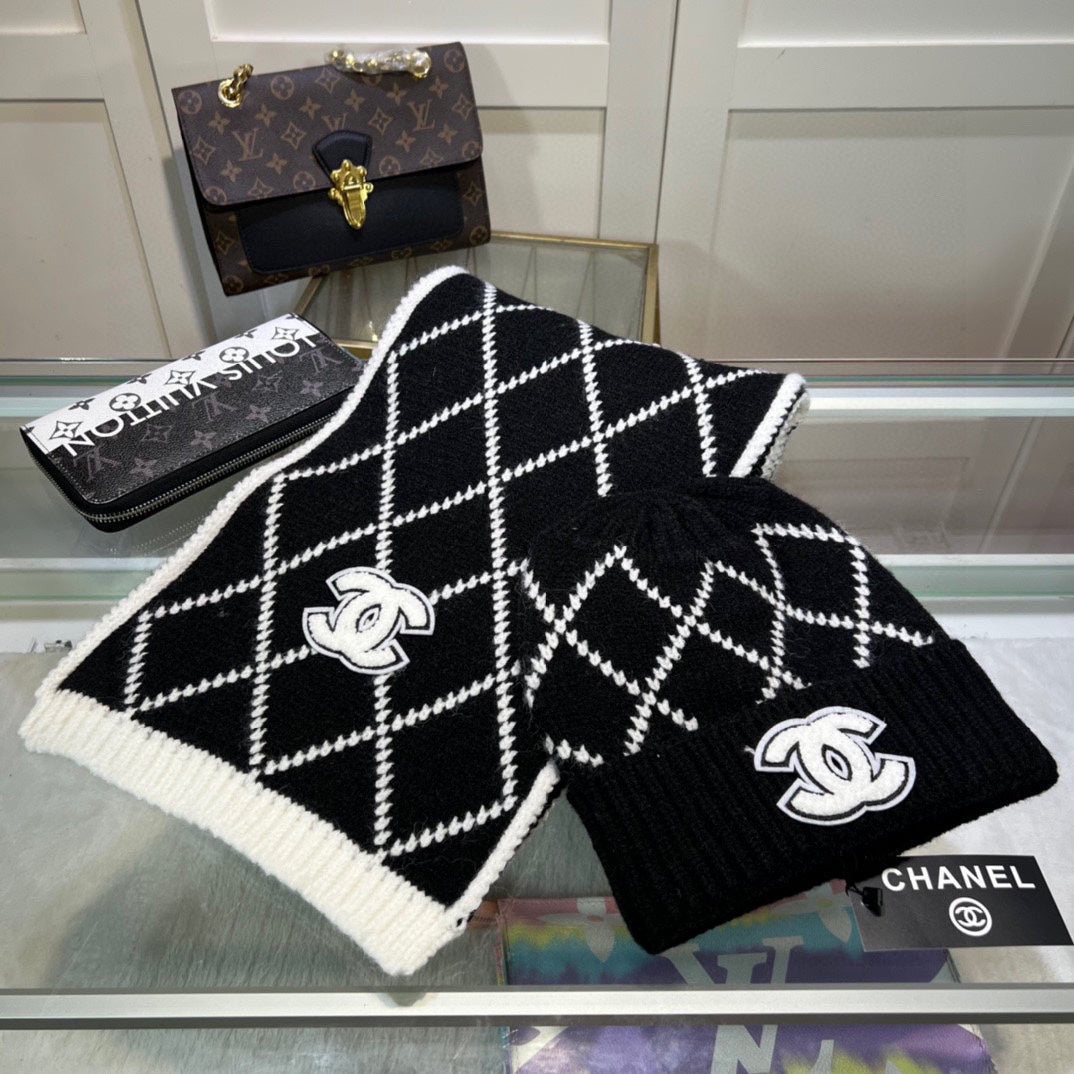 CHANEL SET HAT AND SCARF IN BLACK MIX WHITE WOOL 422597