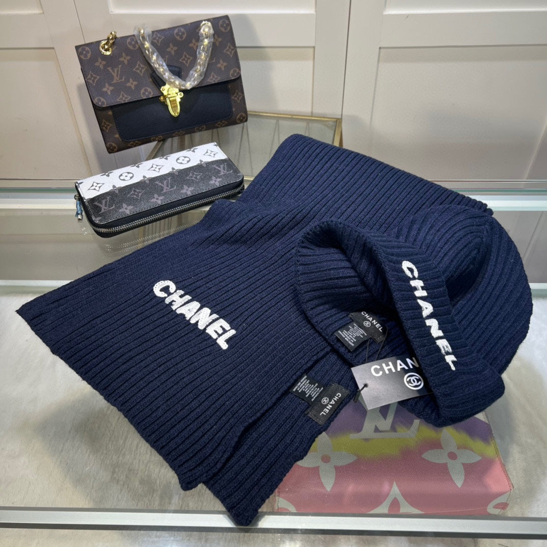 CHANEL SET HAT AND SCARF IN NAVY BLUE WOOL 422598