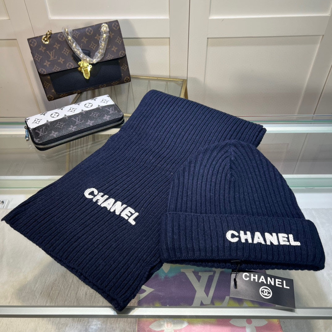 CHANEL SET HAT AND SCARF IN NAVY BLUE WOOL 422598