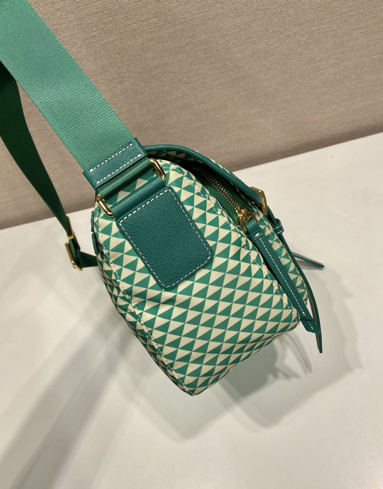 PRADA MESSENGER BAG 25 IN FOREST GREEN MIX CREAM TRIANGLE PATTERN EMBROIDERED FABRIC