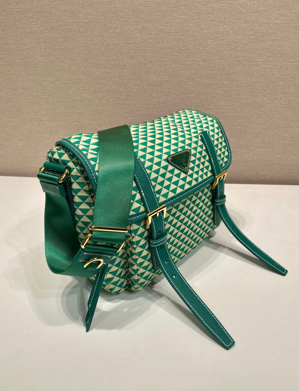 PRADA MESSENGER BAG 25 IN FOREST GREEN MIX CREAM TRIANGLE PATTERN EMBROIDERED FABRIC