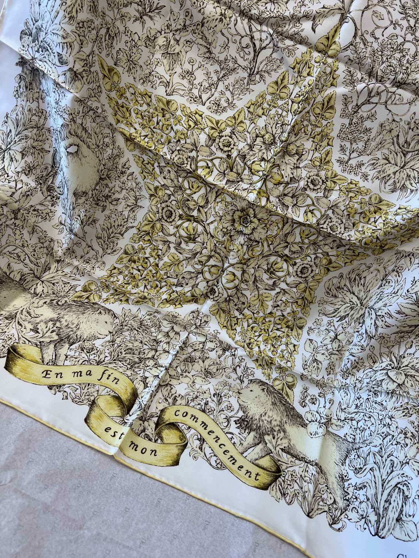 DIOR SCARF 90 CM IN SILK 627642