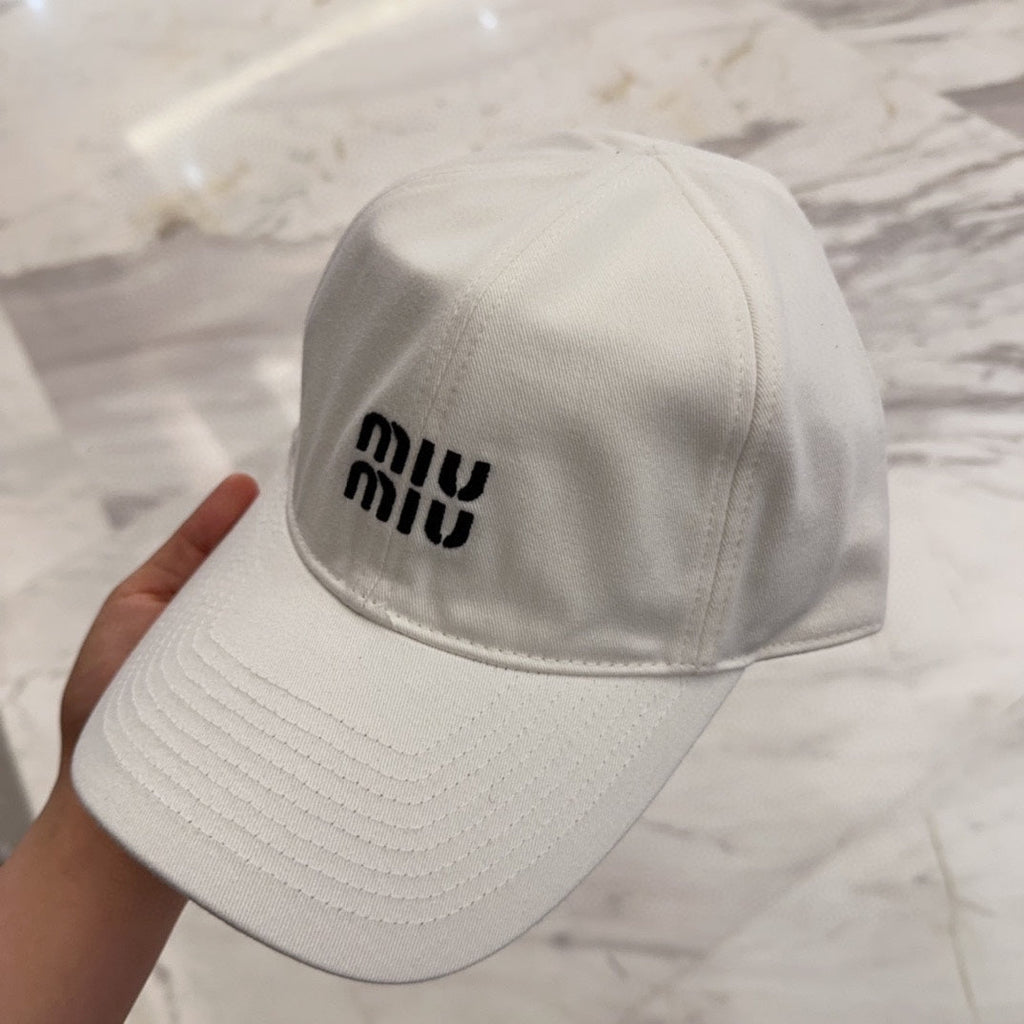 MM BASEBALL CAP IN WHITE FABRIC EMBROIDERED LOGO STYLE 3