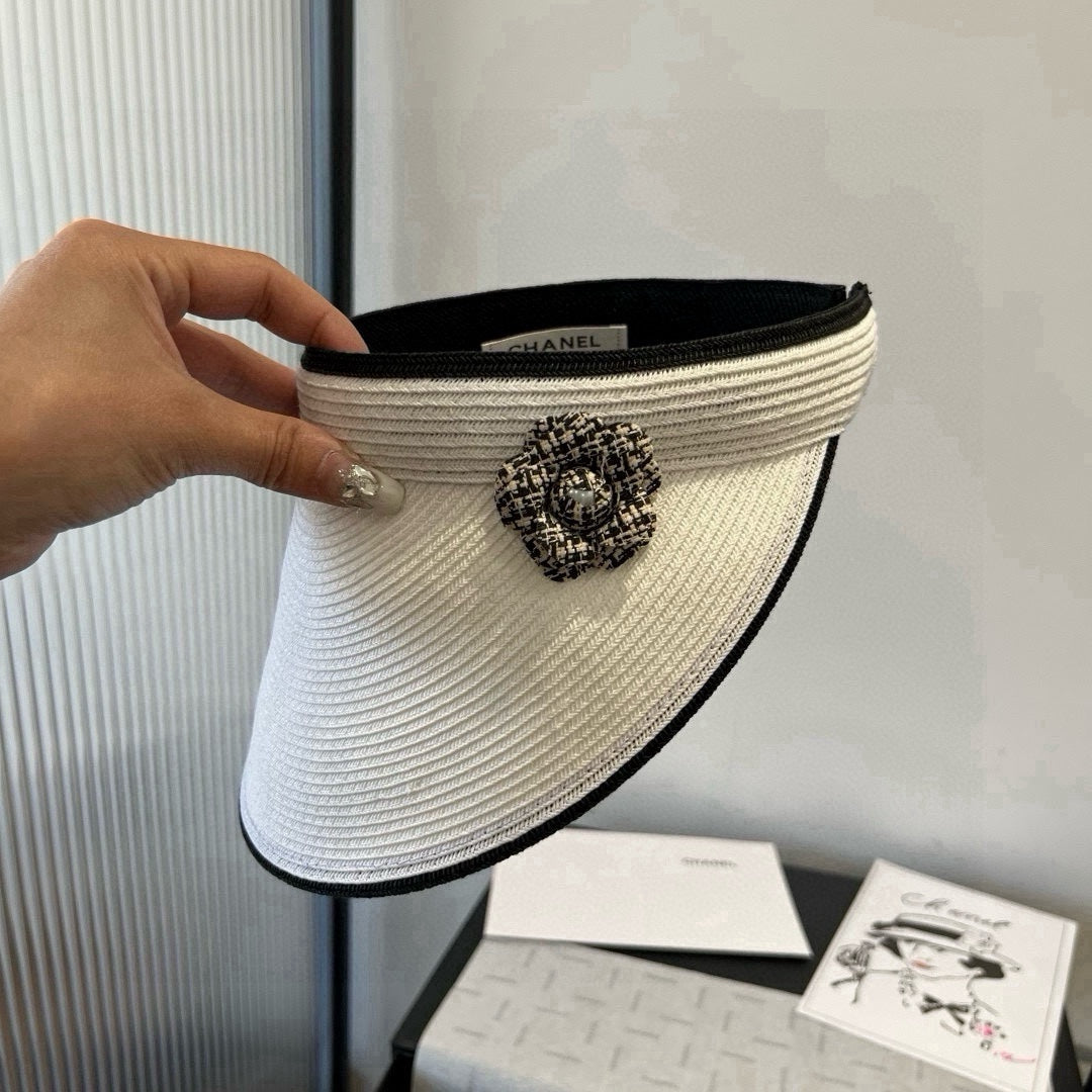 CHANEL SUN HAT MODEM WHITE WITH FLOWER 673933