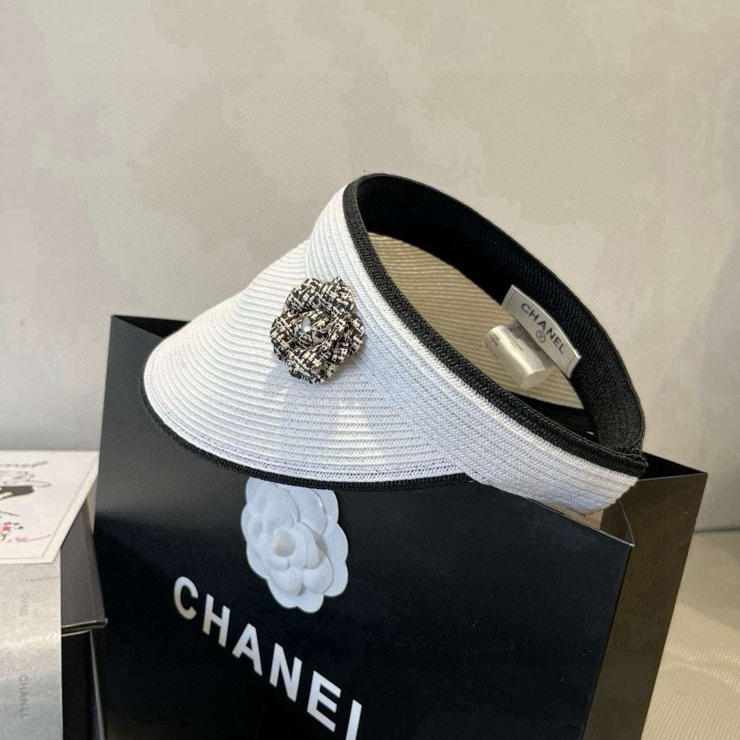 CHANEL SUN HAT MODEM WHITE WITH FLOWER 673933