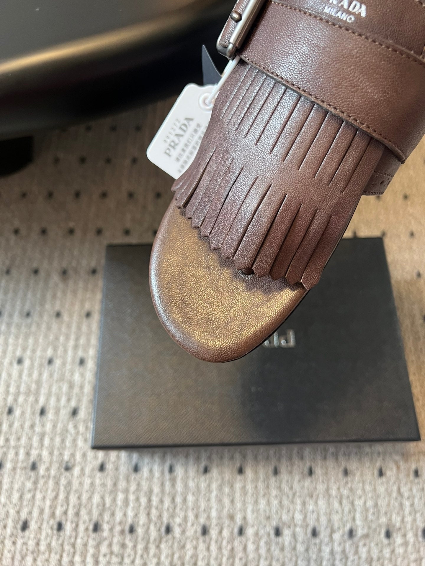 PRADA 25S SHUFFLE LEATHER THONG SANLS IN BROWN CALFSKIN