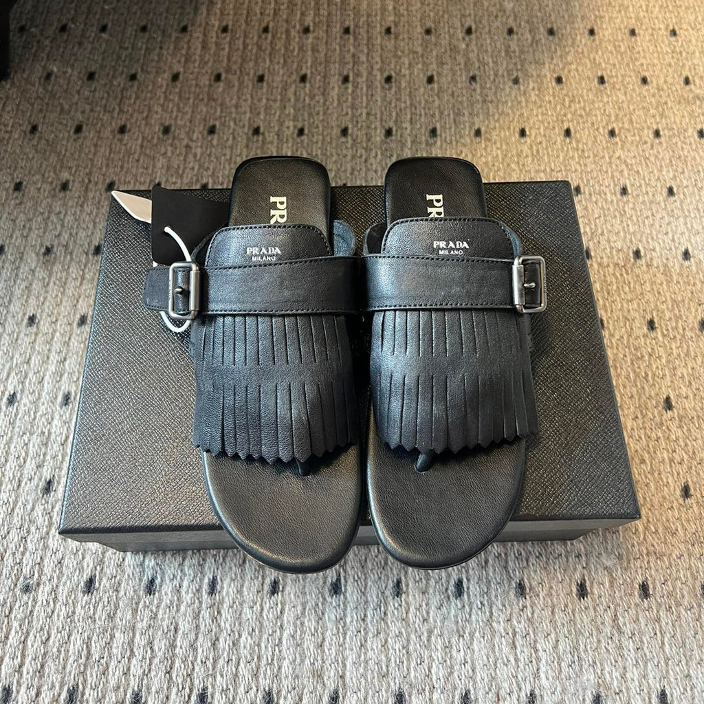 PRADA 25S SHUFFLE LEATHER THONG SANLS IN BLACK CALFSKIN