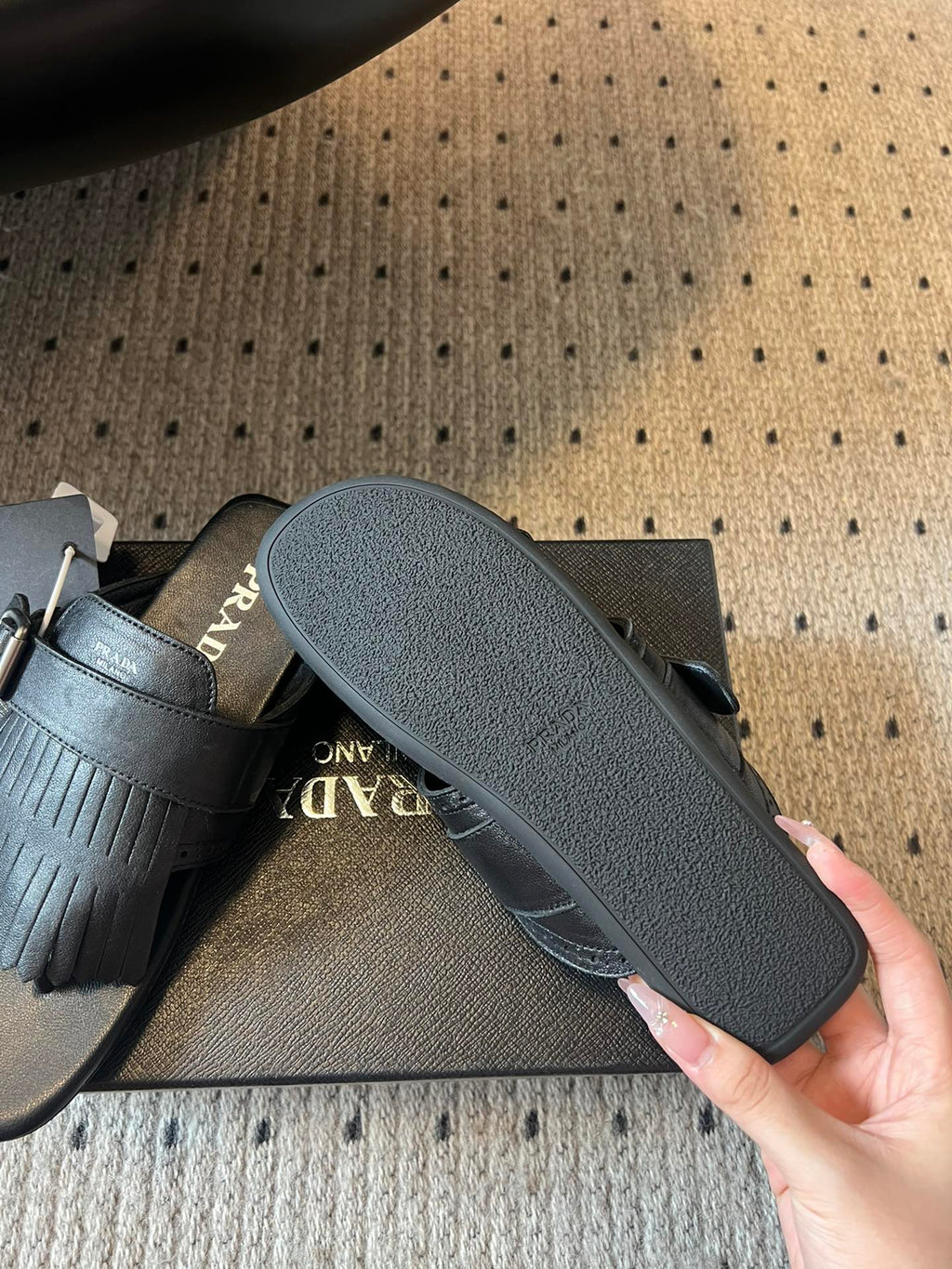 PRADA 25S SHUFFLE LEATHER THONG SANLS IN BLACK CALFSKIN