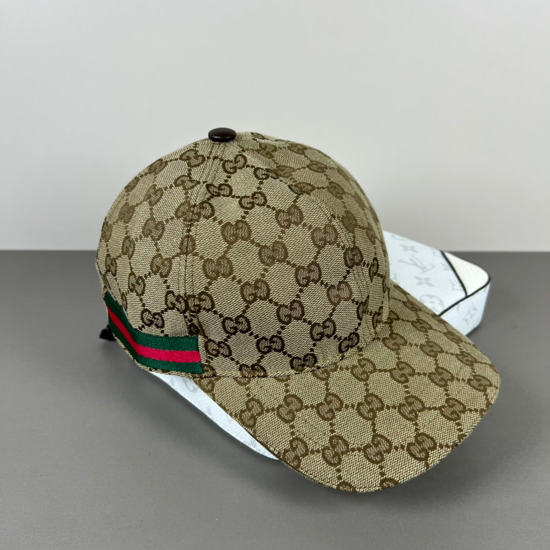 GUCCI BASEBALL CAP IN DARK BEIGE MONOGRAM CANVAS