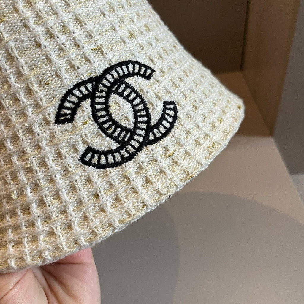 CHANEL KNITTED HANDCRAFTED HAT MODEM 179576