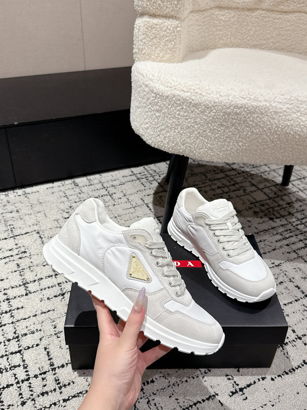 PRADA 25S MEN SNEAKERS LOGO IN WHITE NUBUCK AND CANVAS